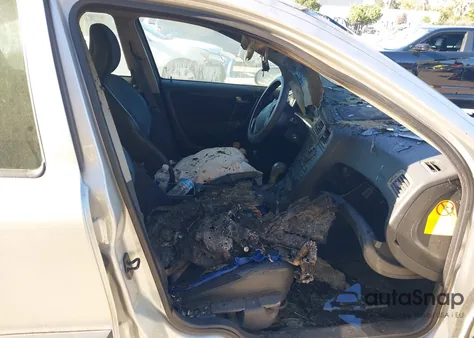 2001 Volvo V70 2.4 from USA, damaged, VIN YV1SW61R812112830